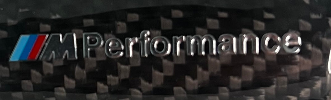 Garniture Centrale de Volant Carbone BMW - logo M Performance