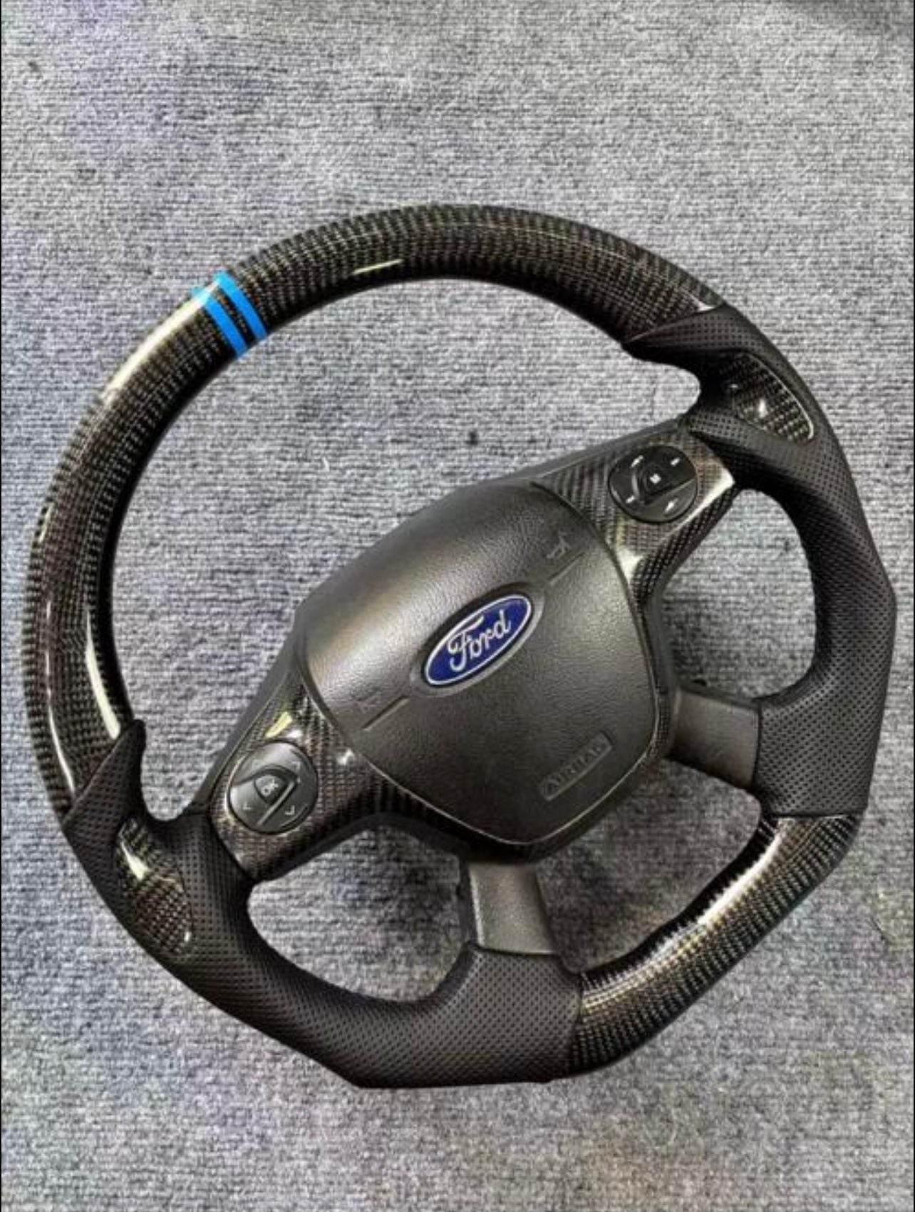Volant personnalisé ford Denis Crew - 09/04
